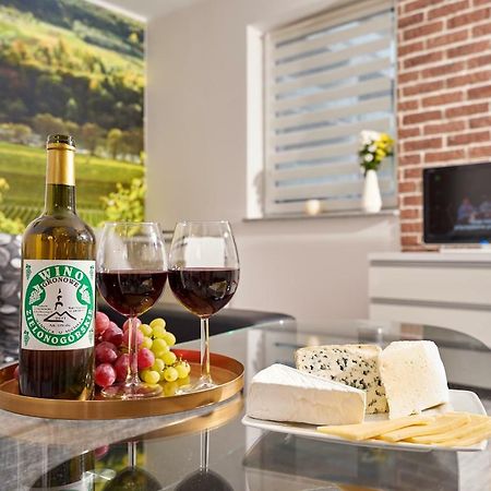Apartament Winnica ジェロナ・グラ エクステリア 写真